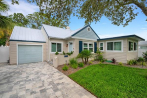 Poolside Oasis - Just Steps to The Sand! - Monthly Beach Rental